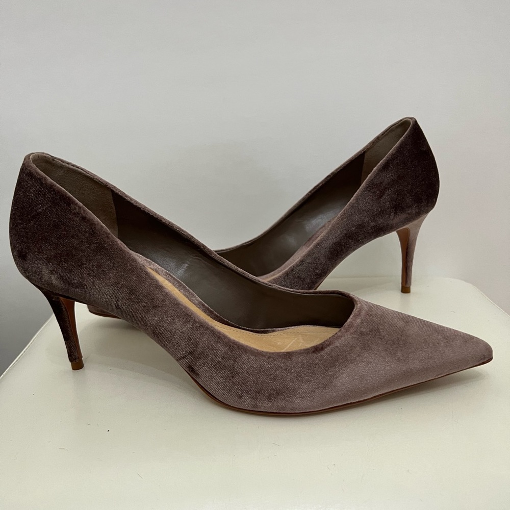 Schutz Lola Velvet Pointed Low Heel Single Sole Dress Formal Pumps Size 9